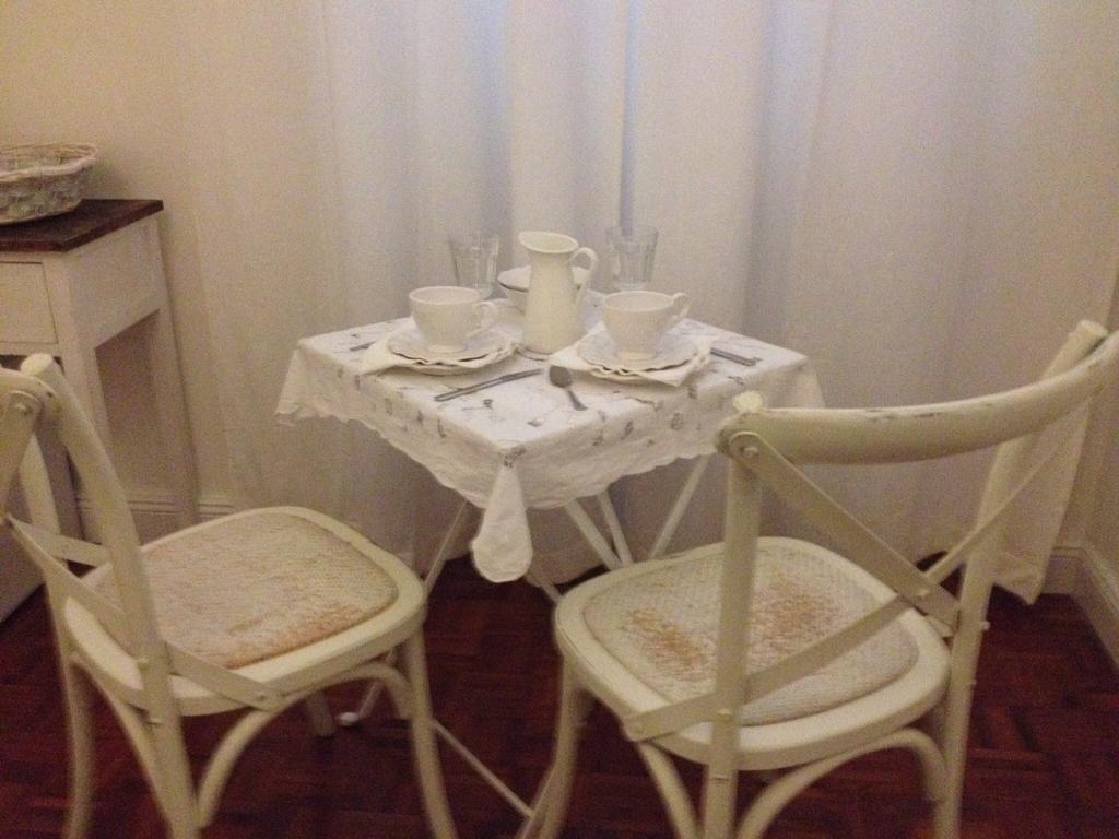 Bed & Breakfast Out Of Time *